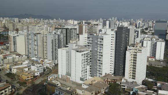 Ahora en Lima metropolitana, las edificaciones están por encima de los 70 departamentos, lo que se convierte en algo que es muy difícil de administrar entre los propietarios. (Foto GEC Archivo)
