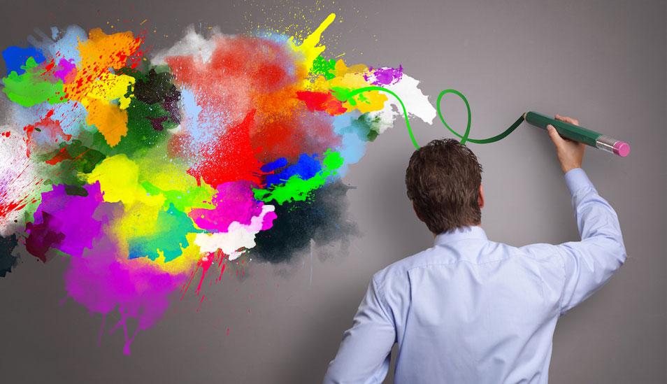 FOTO 1 | 1. Observación consciente
Nuestra habilidad para crear empieza con observar el mundo que nos rodea. La forma en la que percibimos nuestro entorno alimenta nuestra creatividad. Esto empieza por hacer una observación consciente o por notar y apreciar los detalles de lo que tienes alrededor.

Al mejorar tus habilidades de observación despertarás tu energía creativa y descubrirás diferentes tonalidades y detalles que no habías notado antes. Esto abrirá tu mente a nuevas posibilidades y te ayudará a construir un repertorio de experiencias que puedan dar como resultado un proceso innovador. Ser observador implica prestar atención al mundo que te rodea.