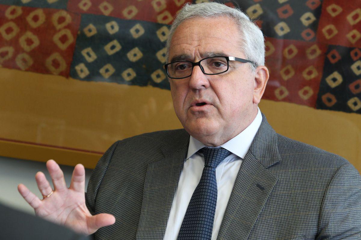 Foto 1 | Roberto Dañino Zapata/Alejandro Toledo (23/08/2001). AF: 106 (95.5%), EC: 0, AB: 1, CA: 111 (Foto: USI).