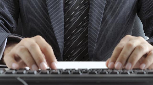 9.       Internet es la principal fuente al momento de buscar información para decidir ver una película (87%).