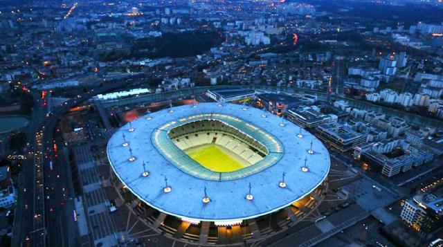 La forma elíptica del techo del estadio recuerda los toldos del coliseo de Roma. Simboliza la universalidad del deporte y responde a los dos deseos de los arquitectos del estadio: un estadio ligero y abierto (Foto: Facebook/Página oficial).