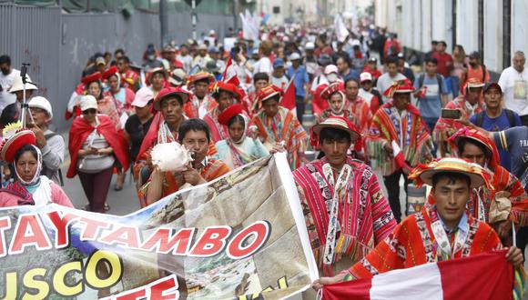 Manifestantes se movilizan desde San Juan de Lurigancho y Villa María del Triunfo con dirección al Centro de Lima para protestas. (Foto: César Bueno @photo.gec)