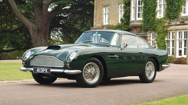 Aston Martin DB4 GT (1959). Destaca por su buena proporción del espacio.