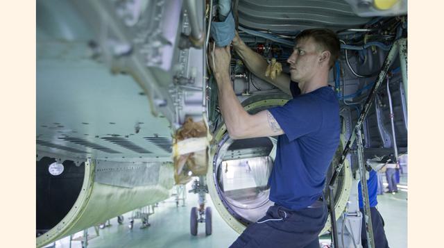 Aunque no es información confirmada oficialmente, la prensa internacional ha informado que la Fuerza Aérea de India recibirá ocho cazabombarderos MiG-29K y la de Rusia, 10. (Foto: AP)