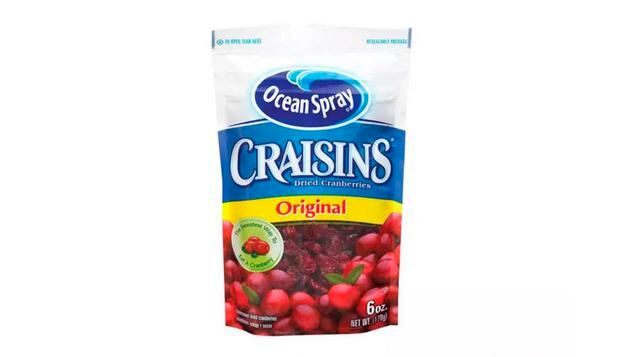 Ocean Spray Craisings. Formada en 1939 como una cooperativa de agricultores, Ocean Spray es una marca estadounidense famosa por sus snacks de arándanos secos endulzados (en la imagen) y por sus jugos.