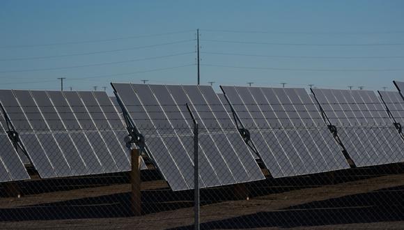 Paneles fotovoltaicos en la granja solar Midway I, parte de la granja solar Midway de 107 MW, en Calipatria, California, EE.UU., el miércoles 15 de diciembre de 2021.