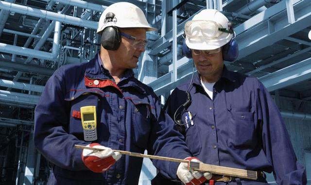 4) Actitud investigadora orientada hacia la tecnología.