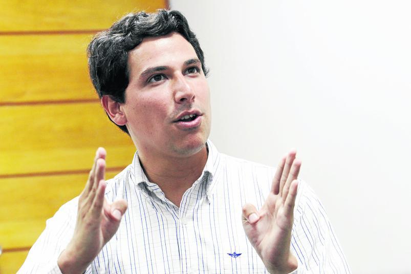 César Combina, presidente de la Comisión de Producción, Pymes y Cooperativas del Congreso.
