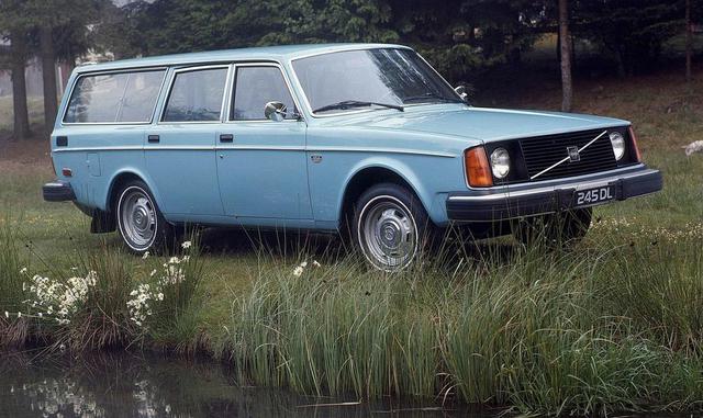 “Ha sido la mayor parte de nuestros negocios”, dijo Ray Ciccolo, que dirige Boston Volvo, una de las concesionarias de Volvo AB más grandes del país, desde comienzos de los sesenta. “Con los años, en ocasiones nos costaba vender el sedán porque los autos 