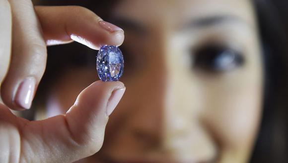 El mayor productor mundial está luchando por la forma en que vende diamantes después de un año desastroso para las empresas que cortan, pulen y comercializan las gemas en todo el mundo. (Foto: EFE)