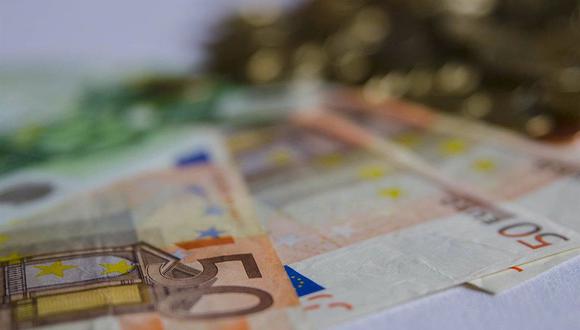 El euro llegó a caer a 0,99520 dólares, el nivel más bajo desde diciembre de 2002. El índice dólar subía a 109,29 dólares, un máximo desde septiembre de 2002, según reportó Reuters. (Foto: EP)