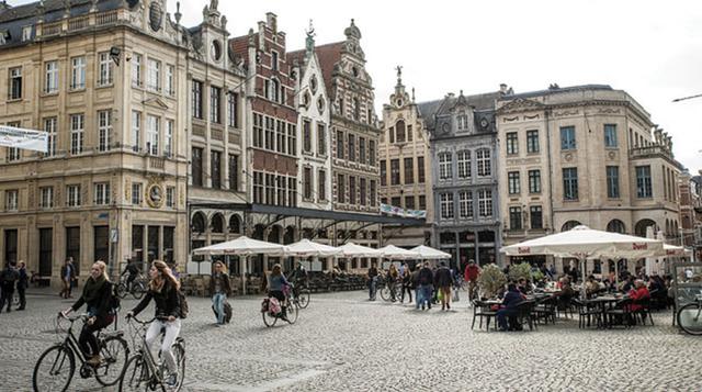 5. Louvain-la-Neuve, Bélgica. En el corazón belga, y al sur de Bruselas, se encuentra esta ciudad europea. La curiosidad de este lugar es que nunca podrá ver un auto en sus calles. El espacio para los carros se encuentra bajo tierra, oculto. La idea: logr