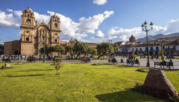 Es tradición recibir el Año Nuevo en la Plaza de Armas de Cusco.