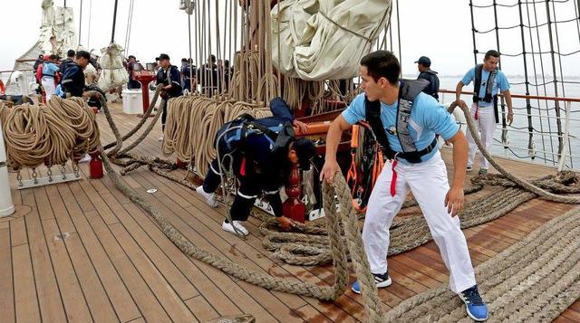 La capacidad del buque escuela es de 257 tripulantes, en los que se incluirá a los primeros puestos de las carreras técnicas del Citen de la Marina, los primeros lugares del Ejército, Aviación y la Policía Nacional, invitados y, sobre todo, a 120 cadetes 