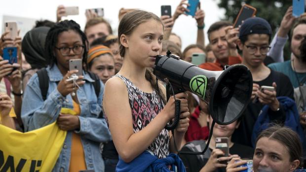 Con todo respeto a Greta Thunberg, pero la bomba de tiempo de la deuda corporativa es la amenaza más inminente. (Foto: Bloomberg)