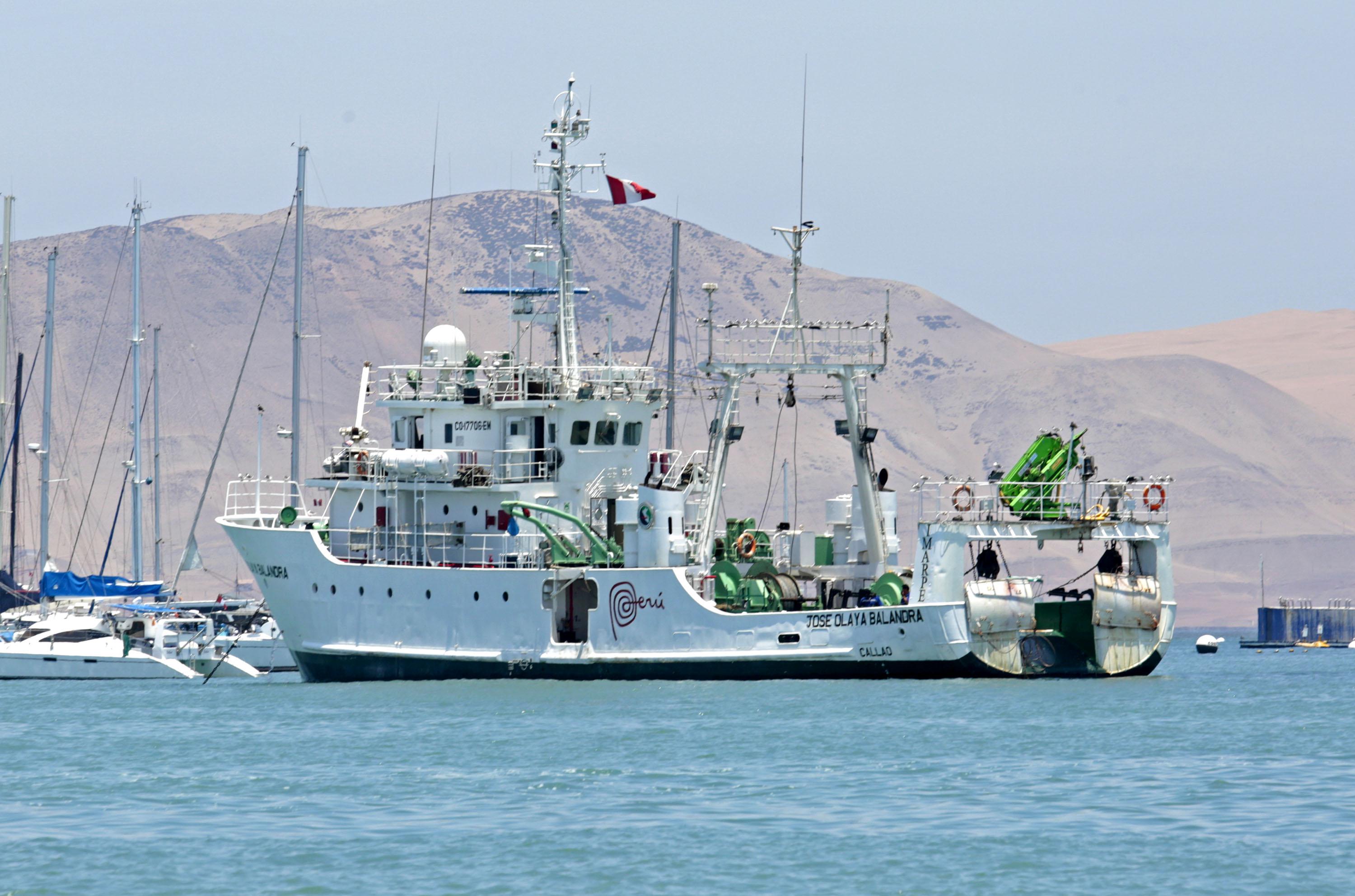 El buque científico BIC José Olaya.