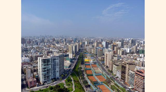 Perú figura en el puesto 11 entre 18 economías de Latinoamérica, y el puesto 90 en el mundo con US$ 12,638.84 por persona al año.