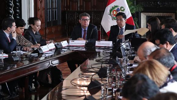 El presidente del Consejo de Ministros, Vicente Zeballos, confirmó el decreto de urgencia ante la prensa extranjera. (Foto: Difusión)