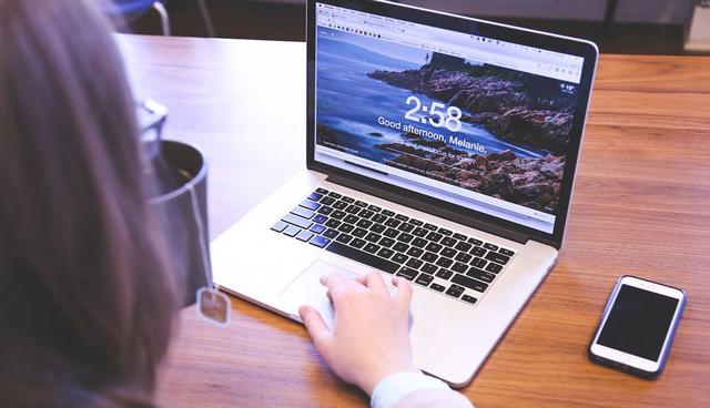 FOTO 4 | 4. Mantenlo simple

Si eres como muchos empresarios, tienes una idea de negocio y estás listo para ejecutarla. Ten cuidado de que tu concepto no se convierta en una bola de nieve en algo demasiado complicado. Podrías terminar con un producto final caro y elaborado que nadie quiere comprar. Como propietario de un nuevo negocio, intenta comenzar con un enfoque pequeño y estrecho. Aprende a probar tu idea de negocio. Crear un bien simple, de calidad o servicio. Una idea de negocio exitosa debe cumplir las promesas a los clientes y superar las expectativas.

Corta las características innecesarias que diluyen sus ofertas y le cuestan dinero. Como pequeña empresa, no necesitas todas las campanas y silbidos de una corporación gigante. Será más fácil agregar a tu negocio a medida que crezca. (Foto: Pixabay)