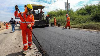 Los gobiernos regionales y locales han ejecutado menos del 50% de su presupuesto en obra