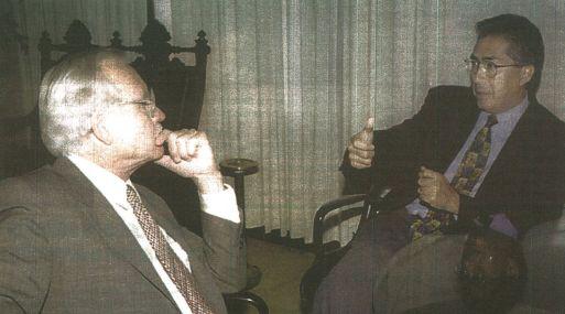 Santiago Murray, jefe de misión OEA, se reunió ayer por espacio de una hora con Víctor Joy Way, coordinador de la campaña parlamentaria de C90-Nueva Mayoría.