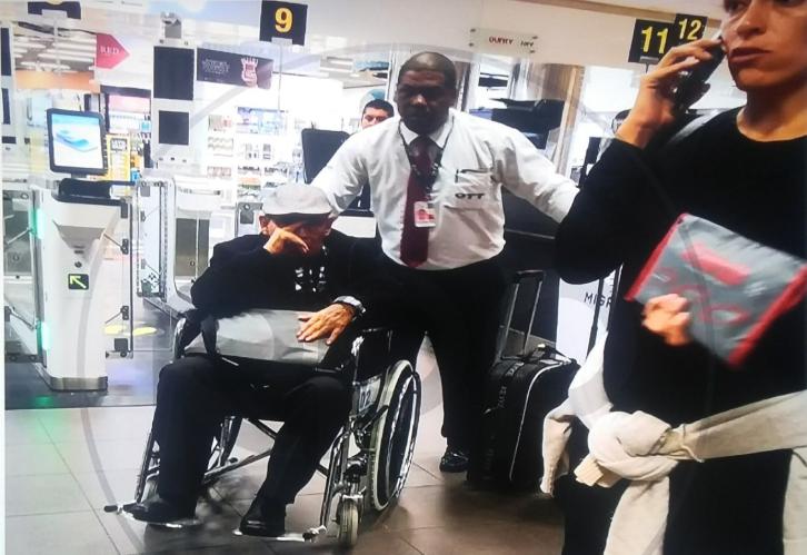 Alejandro Álvarez Pedroza fue fotografiado esta mañana en el Aeropuerto Jorge Chávez. (Foto: Difusión)