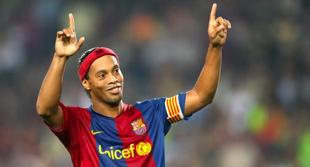 FOTO 10 | 6. Ronaldinho (Foto: AFP)