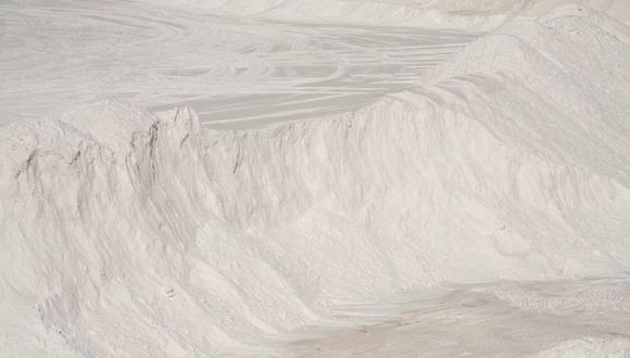 Montículos de sal en una mina de litio. Fotógrafo: Bloomberg Creative Photos/Bloomberg Creative Collection