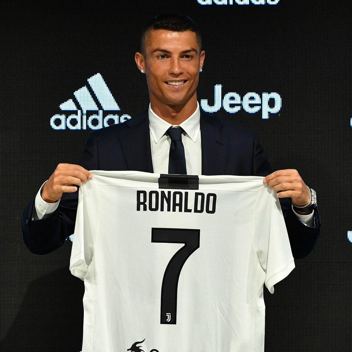 Cuánto dinero embolsó Juventus al vender medio millón de camisetas?