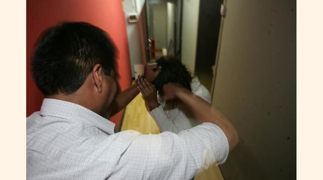 ¿De qué forma propone responder a la situación de la violencia sexual, en particular hacia mujeres adolescentes?