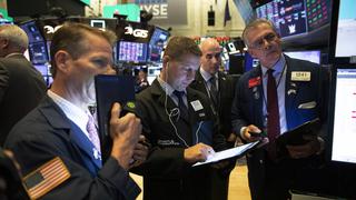 Wall Street cierra mixto ante preocupaciones por la economía mundial