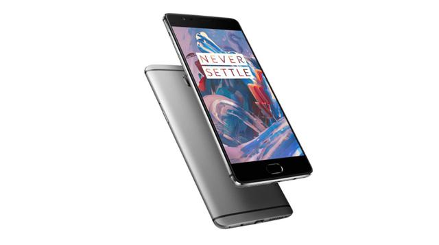 El OnePlus 3 es el que se coloca como el más potente según AnTutu con 140.288 puntos, en buena parte conseguidos por la presencia del Snapdragon 820 y sus 6 GB de RAM. Además ofrece una pantalla de 5,5 pulgadas FullHD con acabados en 2.5D, es decir, borde