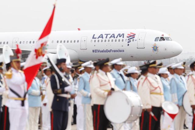Foto 2 | El vuelo del Papa duró unos 80 minutos y se adelantó media hora con respecto a lo previsto por la organización. (Foto: twitter)
