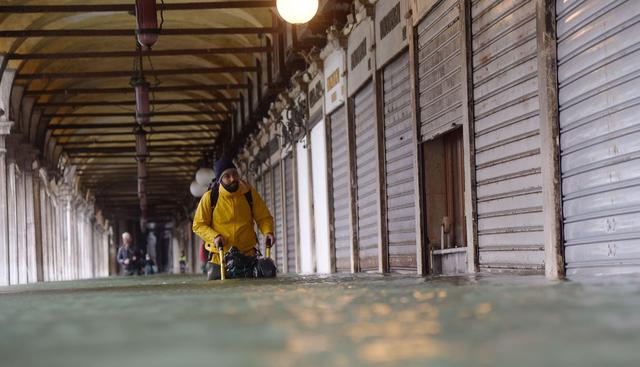 La Oficina Meteorológica de Venecia comunicó que el pico de la marea fue de 154 centímetros y se alcanzó a las 11.26 hora italiana. (Foto: AFP)