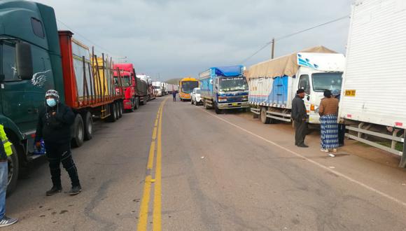 Transportistas de carga pesada realizan paro por el alza del combustible y otras demandas.(Foto: Difusión/Referencial)