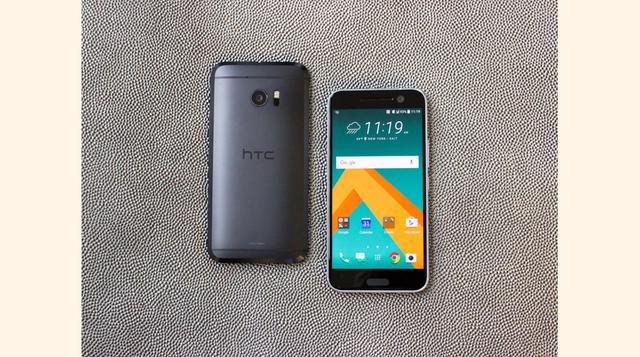 9. HTC 10. El HTC 10 es un hermoso teléfono inteligente muy bien fabricado. Funciona con una versión casi pura de Android, y se puede comprar desbloqueado, lo que significa que no encontrará molestos programas de relleno en el 10. Precio: US$ 700.