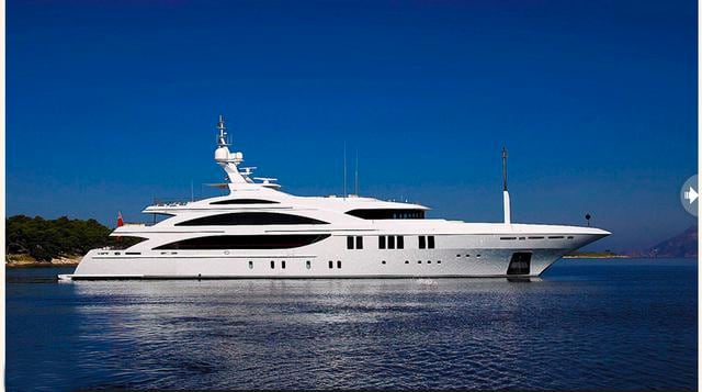 Andrea L. Lujo sobre el mar con estilo italiano. Precio: La empresa Burgess Yachts lo alquila por 350.000 euros a la semana. (Foto: Expansion)