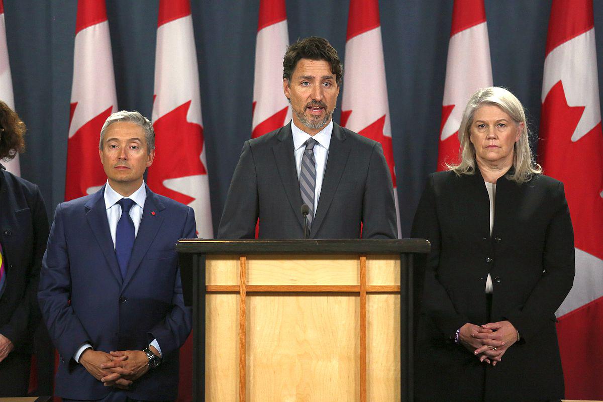 "No nos detendremos hasta que se haga justicia", dijo el primer ministro canadiense, Justin Trudeau, a las familias de las víctimas del derribo del avión de Ukraine International Airlines en Irán. (Foto: AFP)