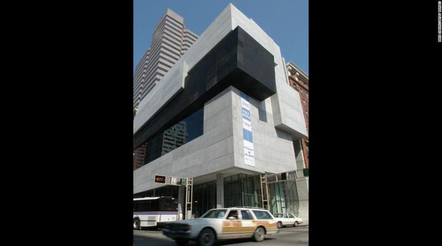 Rosenthal Center for Contemporary Art, 2003 (Cincinnati, Ohio). El Centro de Arte Contemporáneo de Rosenthal, que abrió en el 2003, fue el primer edificio de Hadid en Estados Unidos.
