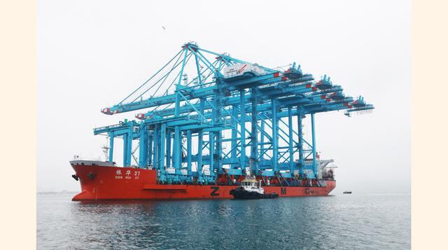 Las grúas alcanzan 44 metros sobre cubierta y 17 metros bajo cubierta y tienen una capacidad de carga de 100 toneladas. (Foto: Lucero del Castillo)