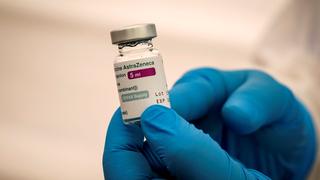 AstraZeneca pide a FDA que autorice tratamiento de antígeno para el COVID-19