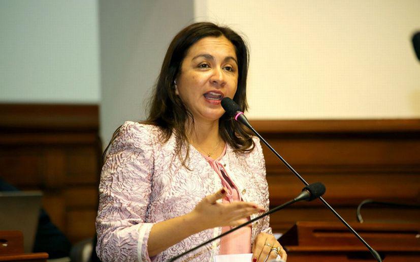 Marisol Espinoza presentó recurso de amparo contra Martín Vizcarra.