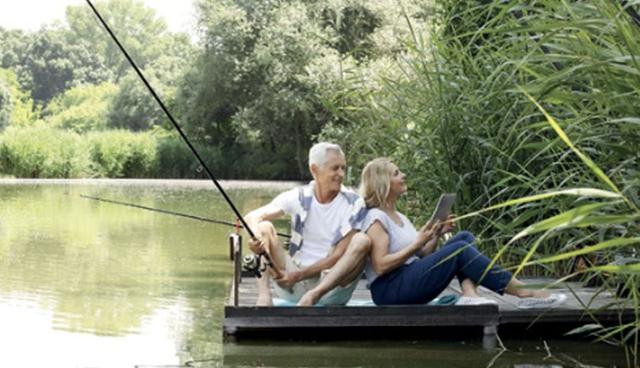 FOTO 10 | 10. Estrategia para el retiro. Una firma especializada en asesorar a sus clientes con respecto a su retiro, puede ser un negocio muy rentable si se enfoca en este segmento de la población. Ya sea que estén pensando a largo plazo o de manera inmediata, la Generación X busca asesoría para conocer su mejor opción. Organiza seminarios y crea material educacional que ayude a tus clientes a crear un portafolio de inversión que les permita mantener su estilo de vida durante la vejez. Busca crear un vínculo con tus clientes, pues la confianza es de gran importancia en este tipo de negocios.