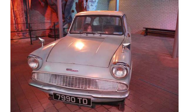 El coche volador de Harry Potter en los estudios de Londres.