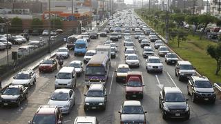 CCL: Vehículos con mayor antigüedad y de mayor contaminación deberían pagar el impuesto vehicular