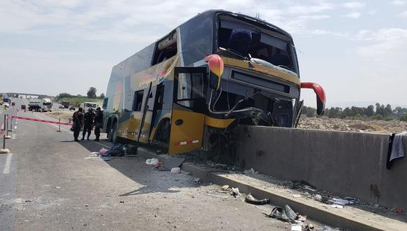Ministerio Público procedió con el levantamiento de los cuerpos de ocho víctimas del accidente del ómnibus de la empresa “Sechura Tours” (Foto: Joseph Angeles /GEC)