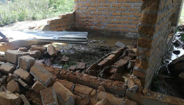 Algunas viviendas quedaron afectadas en el distrito loretano de El Sauce. (Foto: Rolly Reyna/GEC)