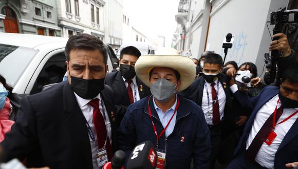 Pedro Castillo evitó declarar a la prensa antes de llegar al local de Perú Libre. (Foto: GEC)