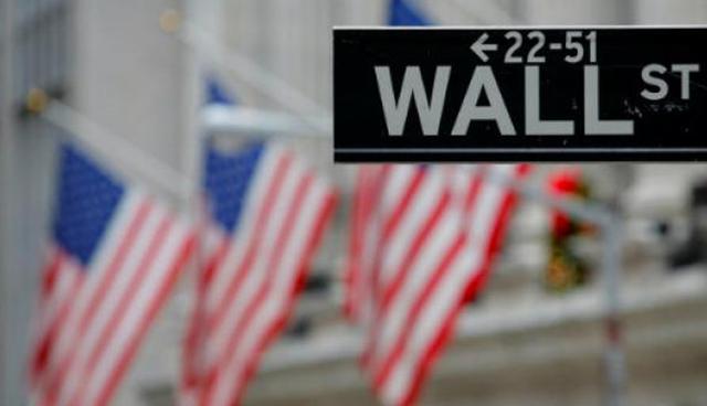 Foto 6 | Alza de tasas de bonos en EE.UU. elevará costo de financiamiento en dólares. Los inversionistas están nerviosos al anticipar mayores presiones inflacionarias en EE.UU., que conducirían a la Reserva Federal (Fed) a ser más agresiva en los incrementos de su tasa de interés. Esta proyección, así como la preocupación por el mayor endeudamiento de EE. UU., desencadenaron una ola de ventas de bonos del Tesoro a diez años y, en consecuencia, la tasa de interés de este activo trepó a 3.03% -su máximo nivel desde diciembre del 2013- desde los 2.82% de hace solo una semana (ver gráfico). Este incremento en la tasa de interés internacional se trasladará directamente a las tasas locales en dólares, afirmó Juan Manuel Ruiz, economista jefe para América del Sur del BBVA Continental. En línea con la subida de tasas de interés en EE.UU., el costo de financiamiento local en dólares aumentaría entre 0.15 y 0.20 puntos porcentuales a finales de año, estimó el ejecutivo (Foto: Andina).