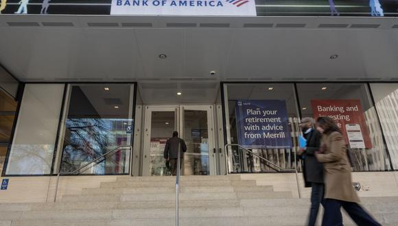 Bank of America aplicará su nuevo aumento salarial en Estados Unidos, como estipula si cronograma que culmina en 2025 (Foto: AFP)